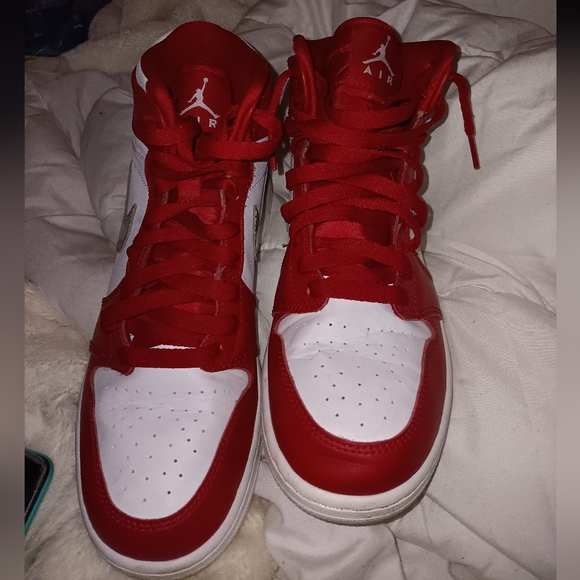 AirJordan 1 retro high, US 6.5Y, Red, White, Silver. - Picture 2 of 5